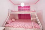 Nanu Guesthouse Pink Female Only