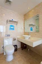 7Days Inn Qingdao Huangdao District Lianghe Road Haishui Baths