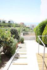 Ericeira Chill Hill Hostel & Private Rooms - Peach Garden