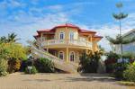 Blue Parrot Beach house