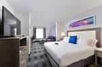 Holiday Inn Express & Suites San Diego - Hotel Circle