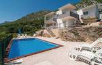 Three-Bedroom Holiday home Omis with an Outdoor Swimming Pool 08