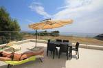 Holiday Beach Houses Nero D'Avola