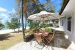 Veloutier Blanc Beachfront Villa