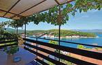 Three-Bedroom Apartment with Sea View in Jelsa