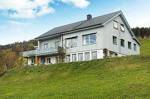 Three-Bedroom Holiday home in Valldal